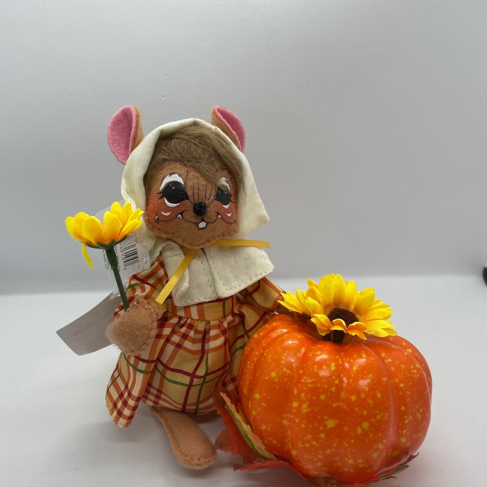 Annalee Pilgrim Girl Mouse Thanksgiving Harvest With Pumpkin 2018